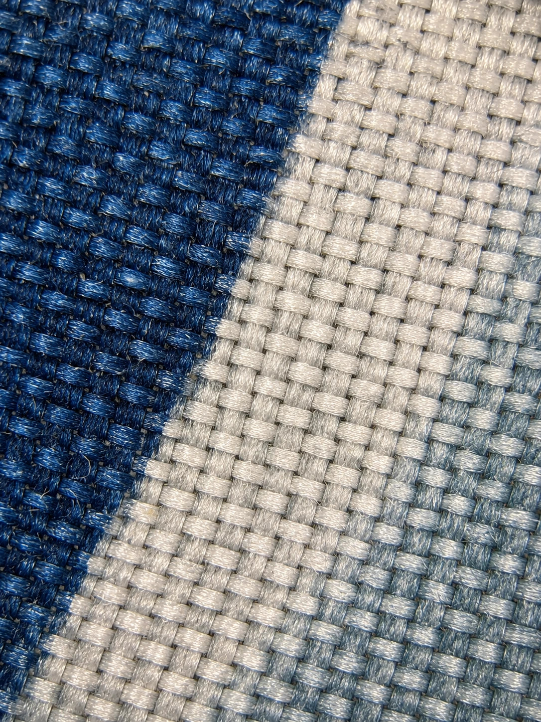 Fibres du drap révélées à l'écran avec MacroVio